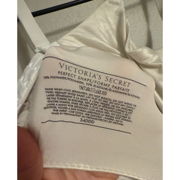 Victoria Secret Body By Victoria Perfect Shape Bra Size 34DDD White - Picture 3 of 3